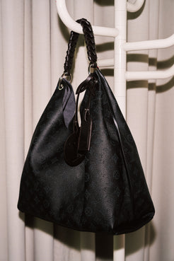 Louis Vuitton Carmel Mahina Noir
