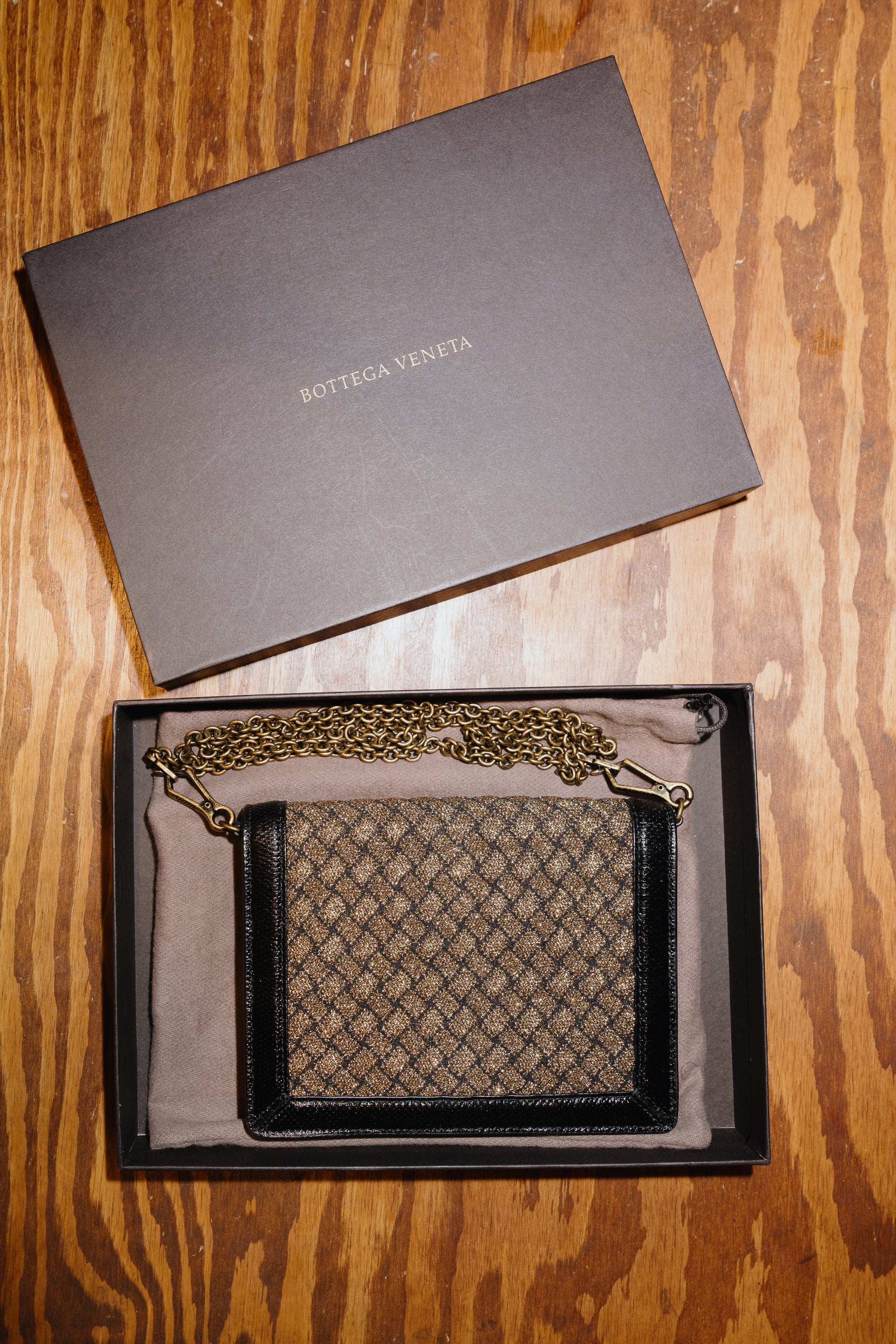 Bottega Veneta Wallet on Chain