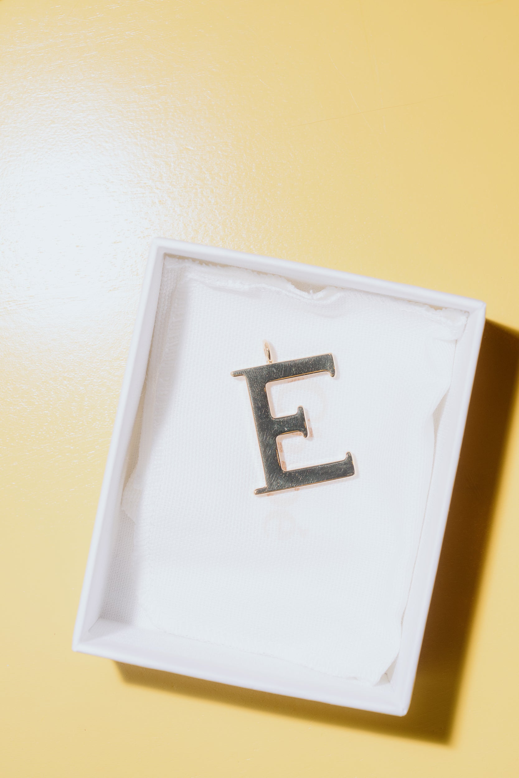 Chloé E Pendant