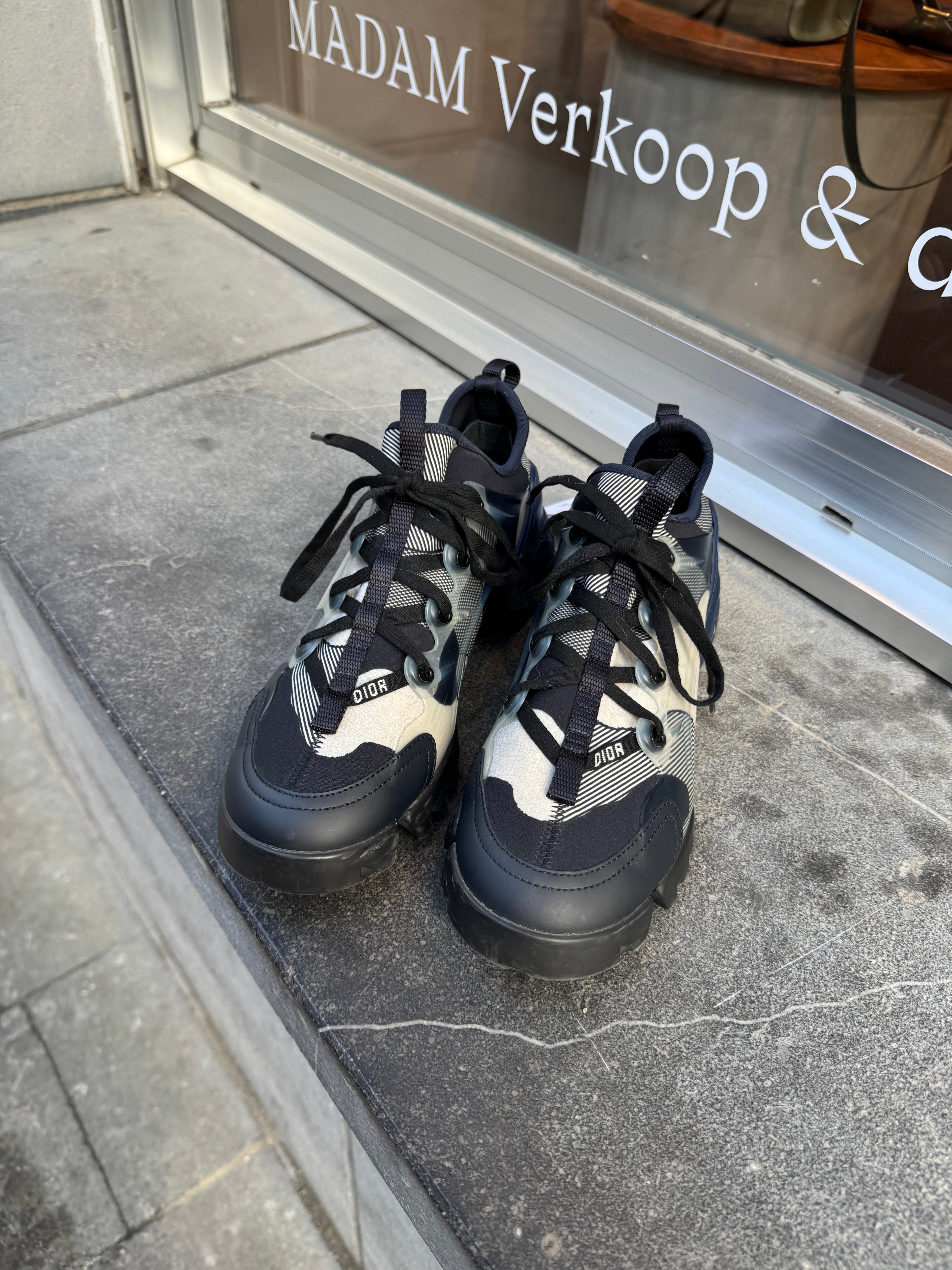 DIOR D-connect Sneakers