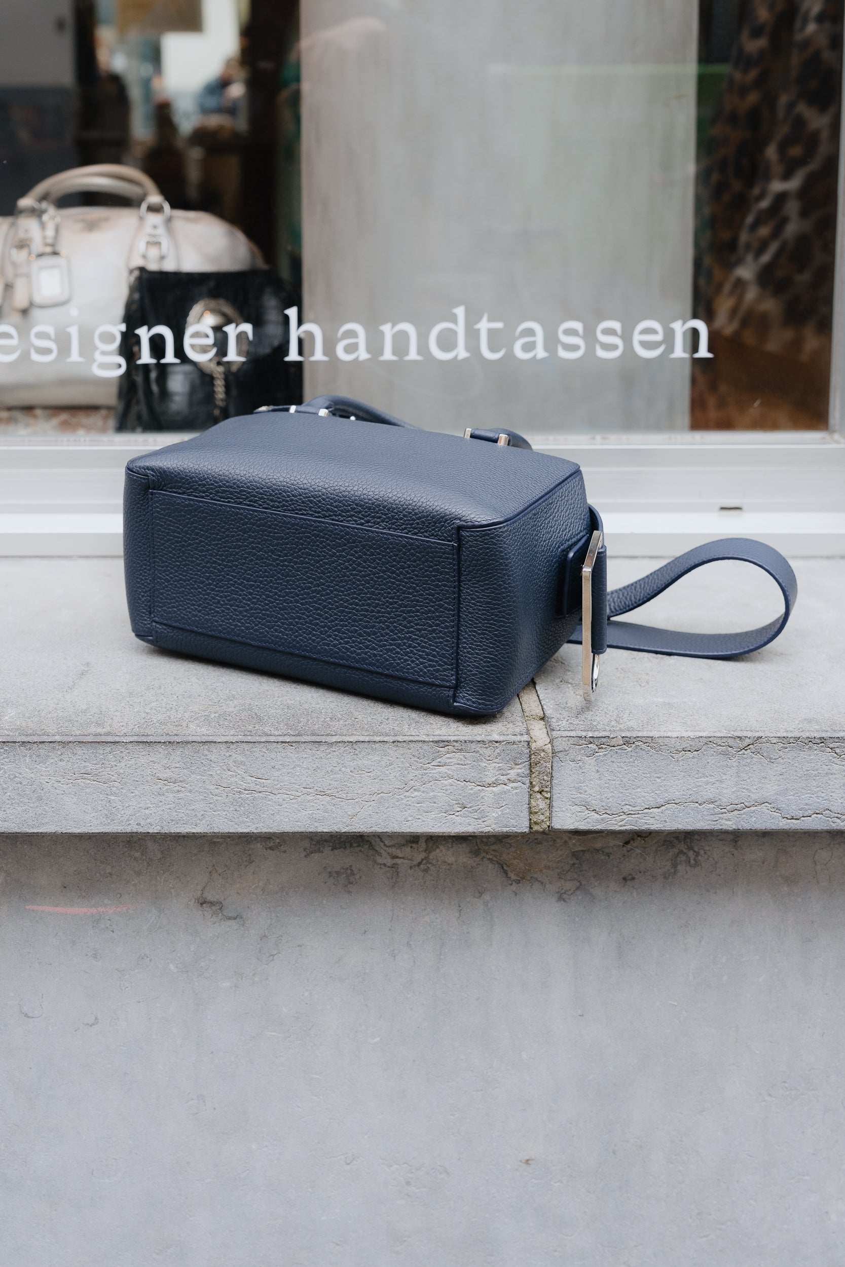 Delvaux Dark Blue Cool Box MM
