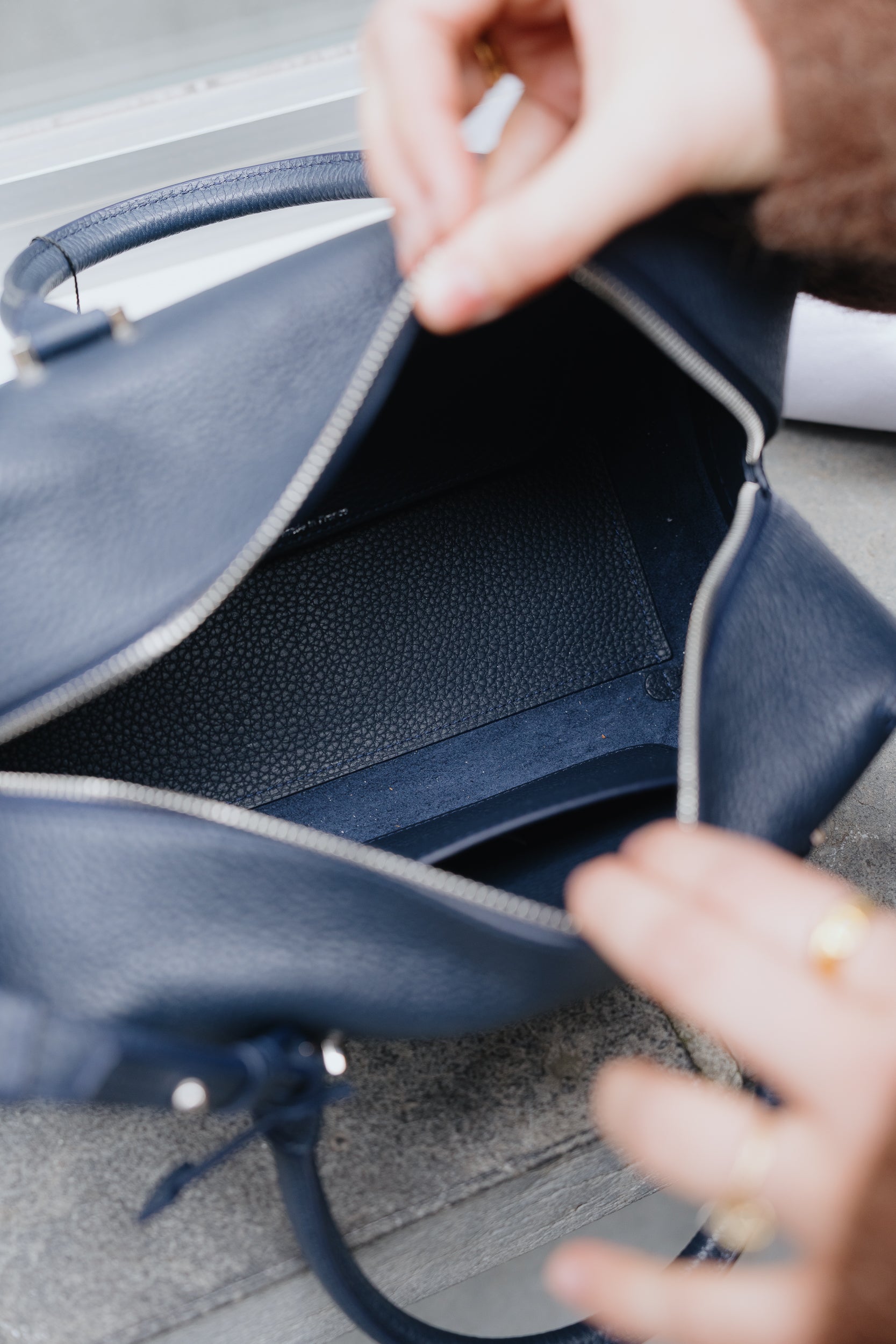 Delvaux Dark Blue Cool Box MM
