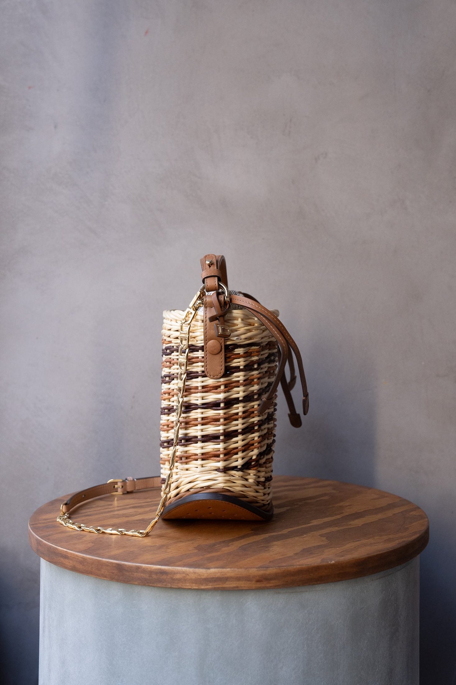 【DELVAUX直営店】Pin Mini Bucket Osier Pin-Mini-Bucket-Osier_01-NEW.