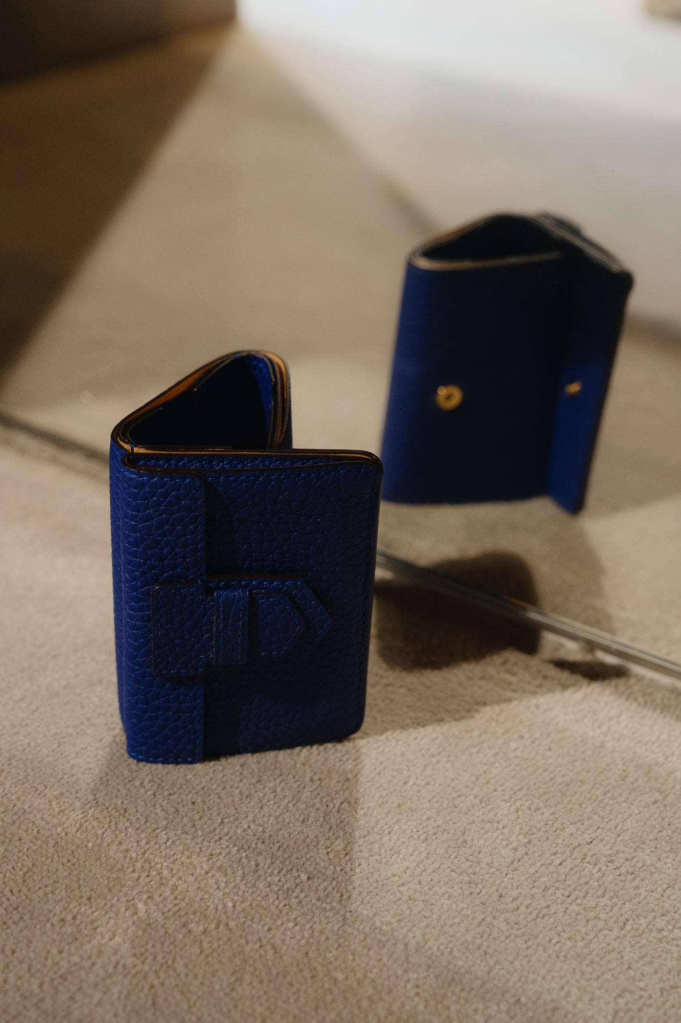 大人気【DELVAUX】Presse Trifold Wallet 楽天市場】DELVAUX デルヴォー 三つ折り財布 Presse Trifold