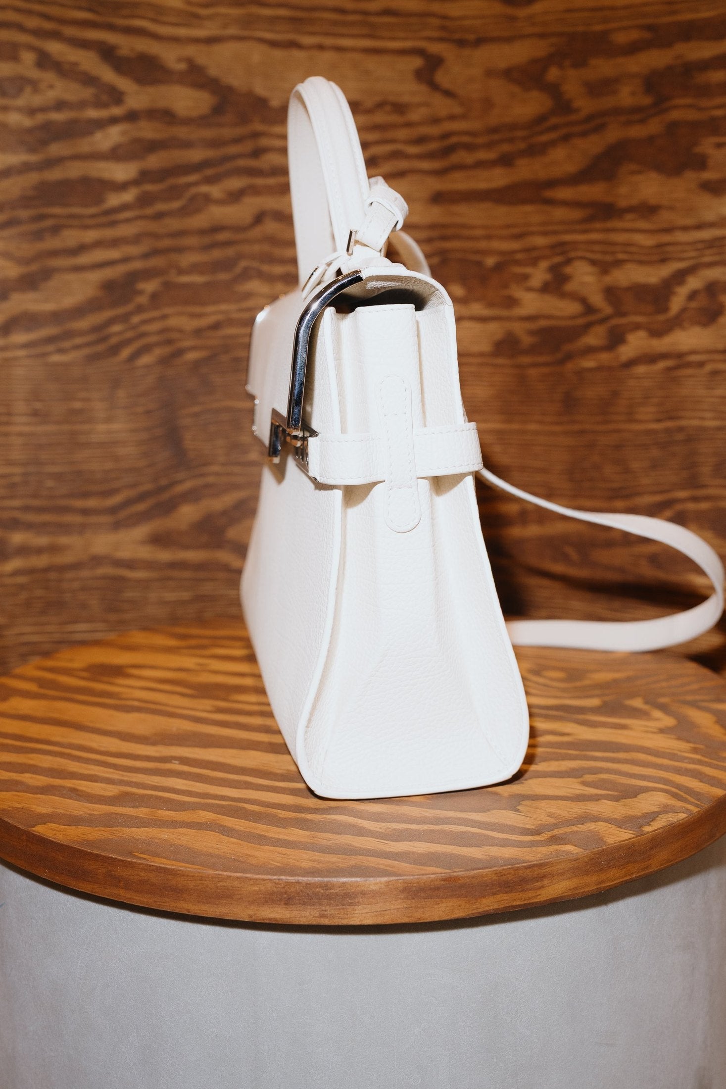 Delvaux Tempête MM Frame in Crispy Calf White