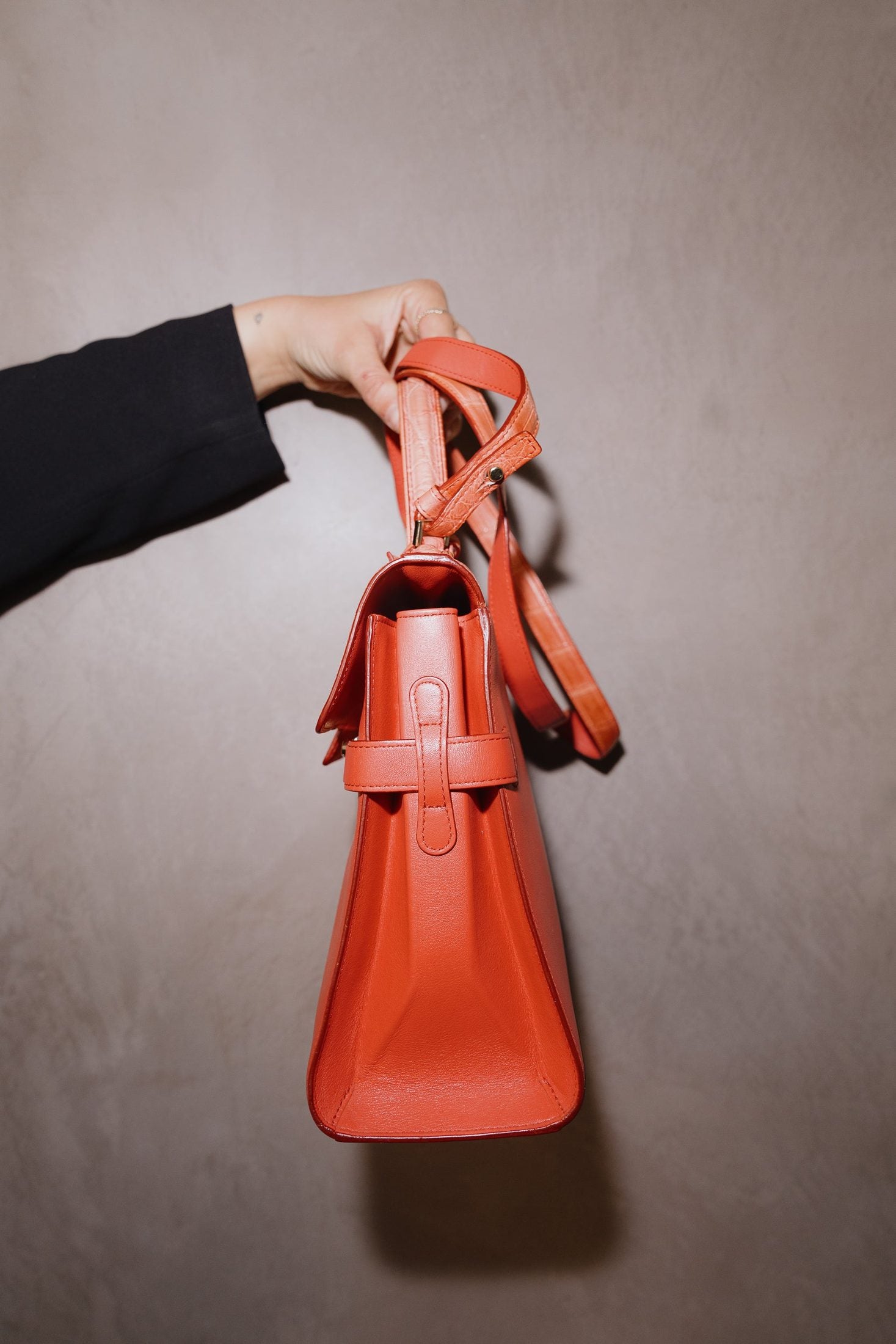 Delvaux Tempête MM – Limited Edition in Coral