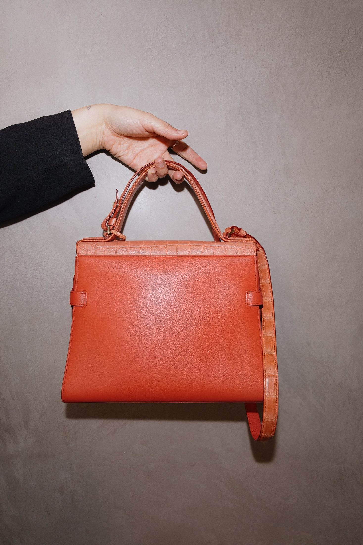 【DELVAUX直営店】Tempete To Go DELVAUX 直営店 クリスピーカーフ Tempete MM (DELVAUX