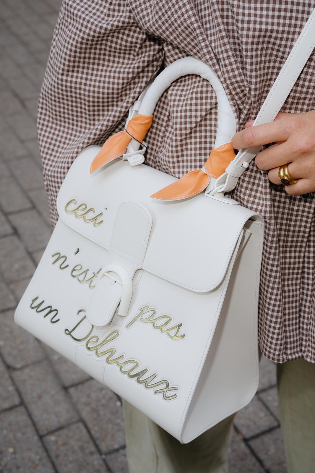 Delvaux White Brillant L'Humour