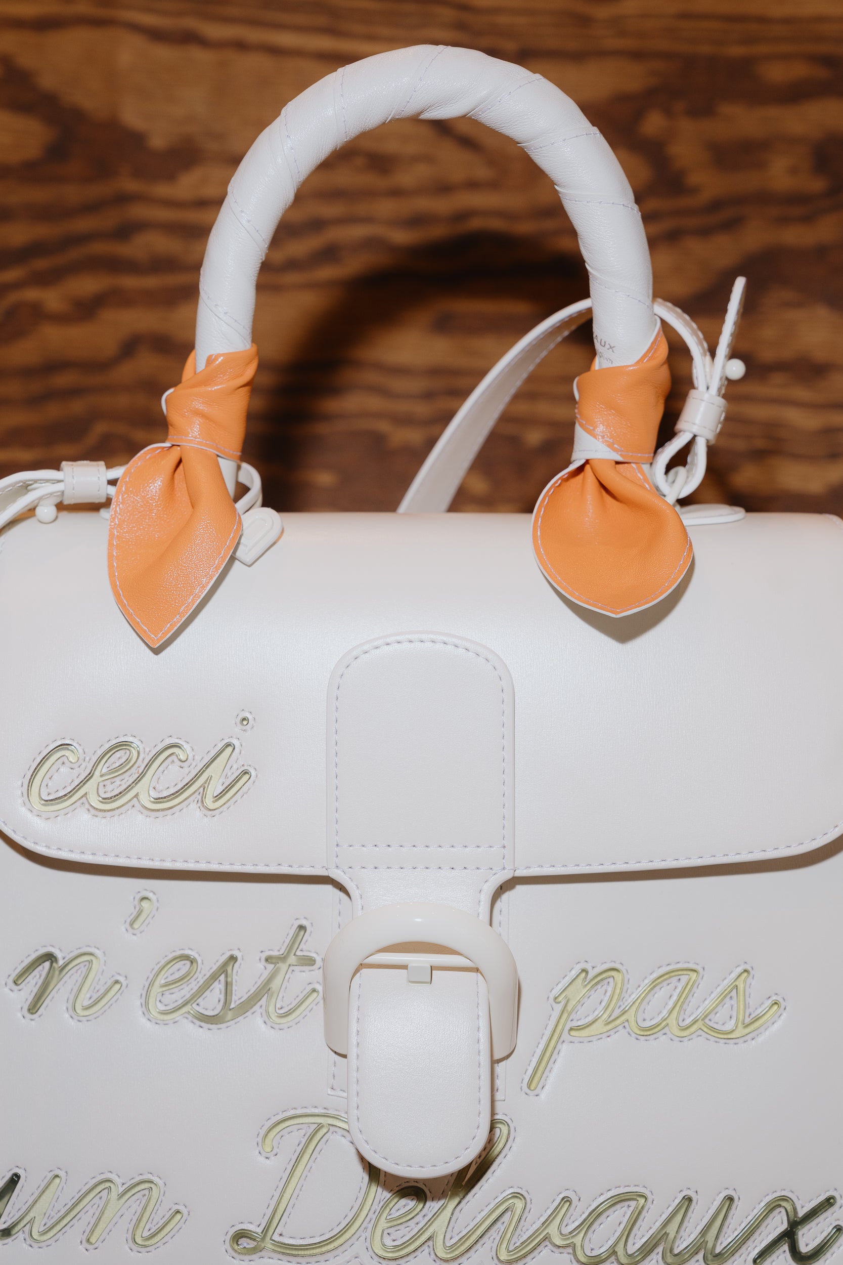Delvaux White Brillant L'Humour MM