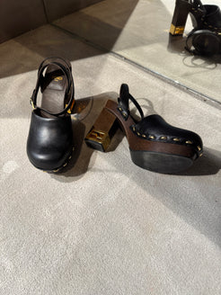 Fendi Baguette Leather Sandals