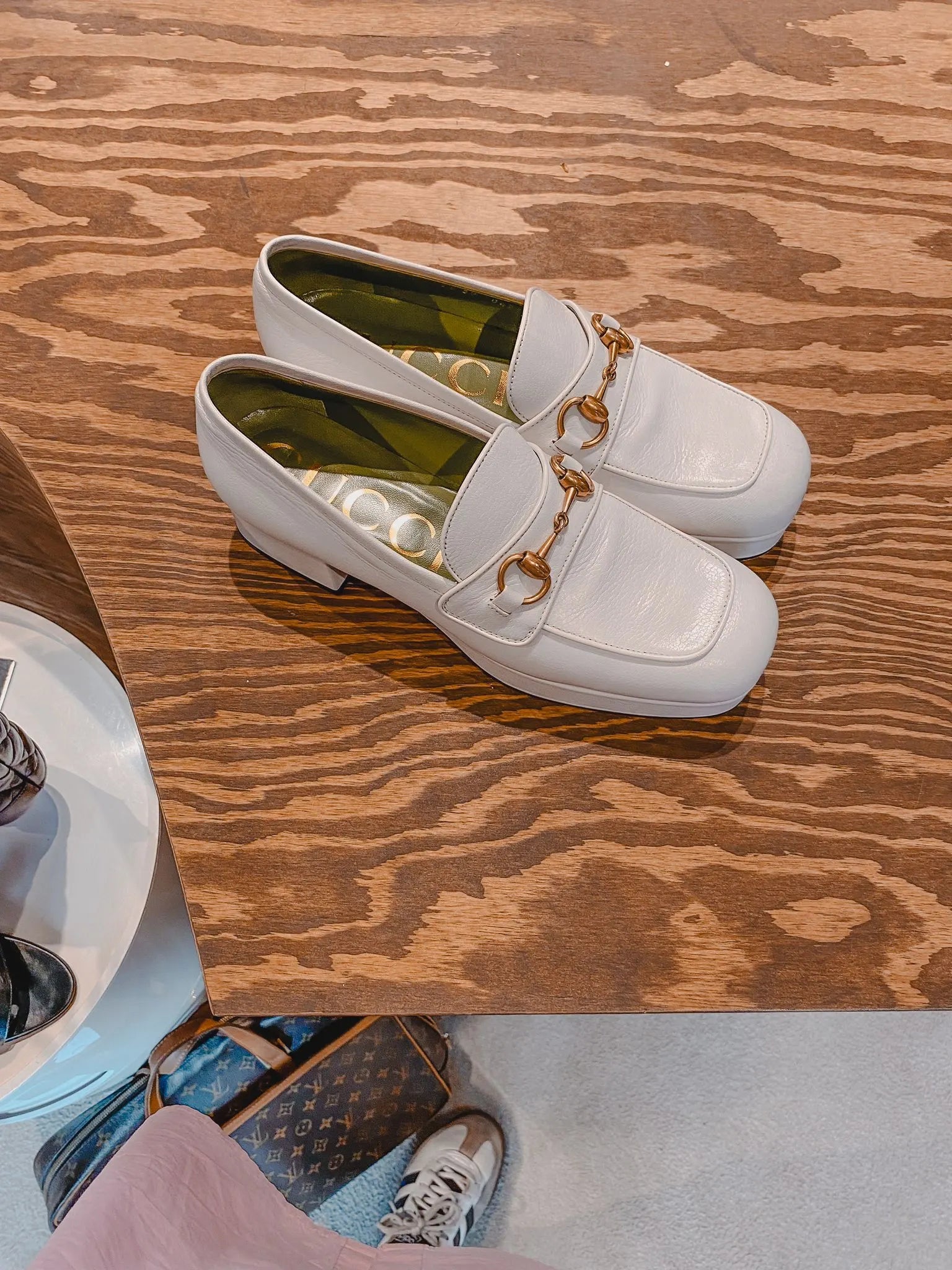 white gucci dress shoes Spike Leather Bit Loafer Men Shoe 11/45 / Beige / Rubber The vamps are decorated with a signature stripe and metallic hardware Gucci White GG Marmont Fringed