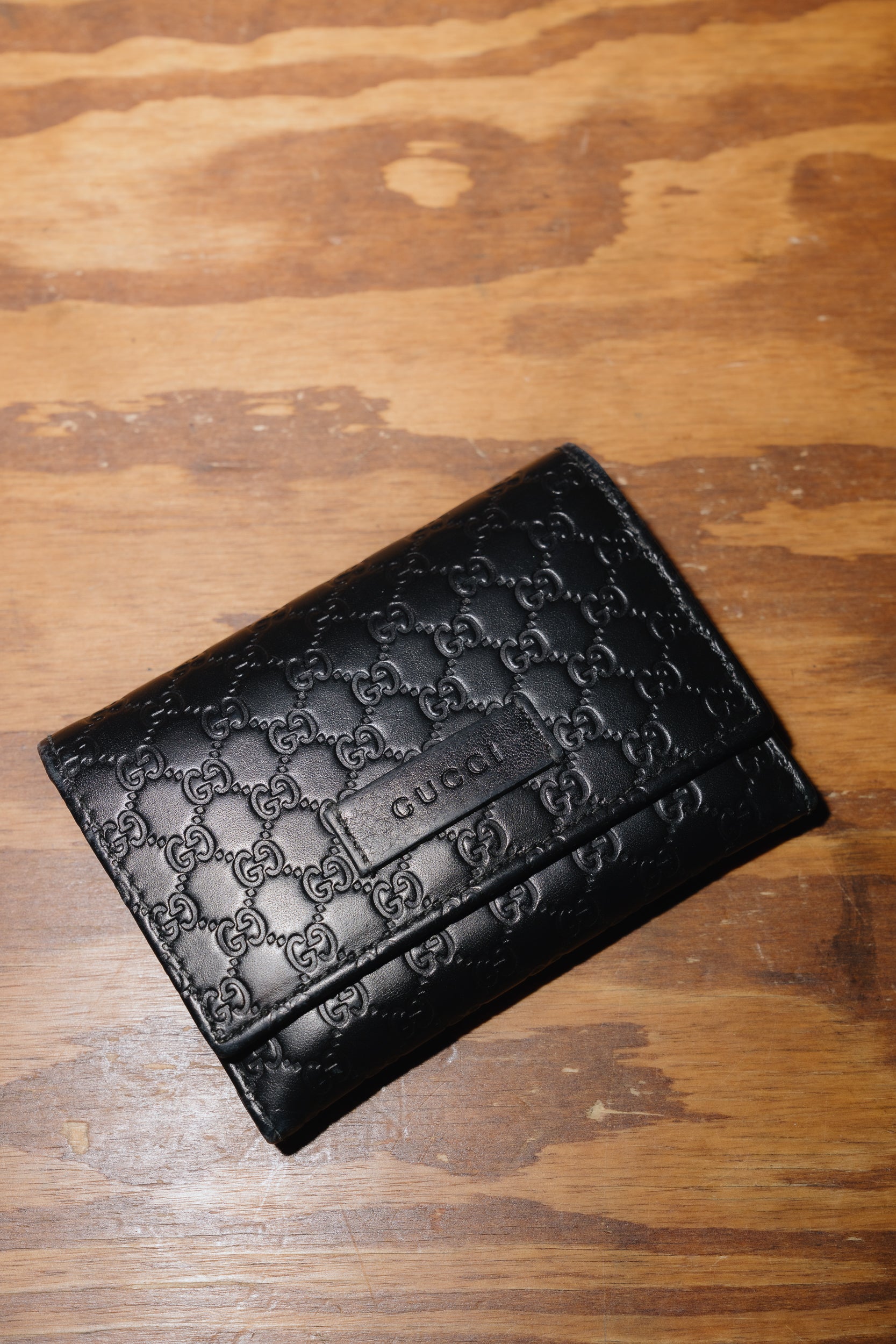 Gucci Embossed Black Cardholder