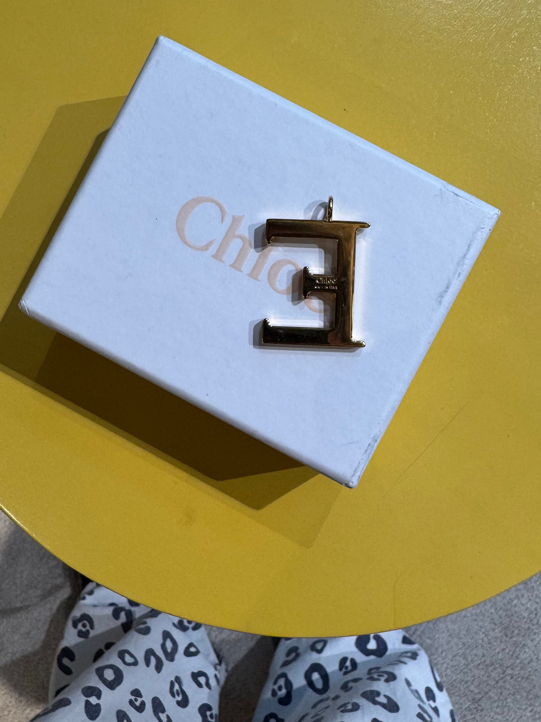 Chloé E Pendant