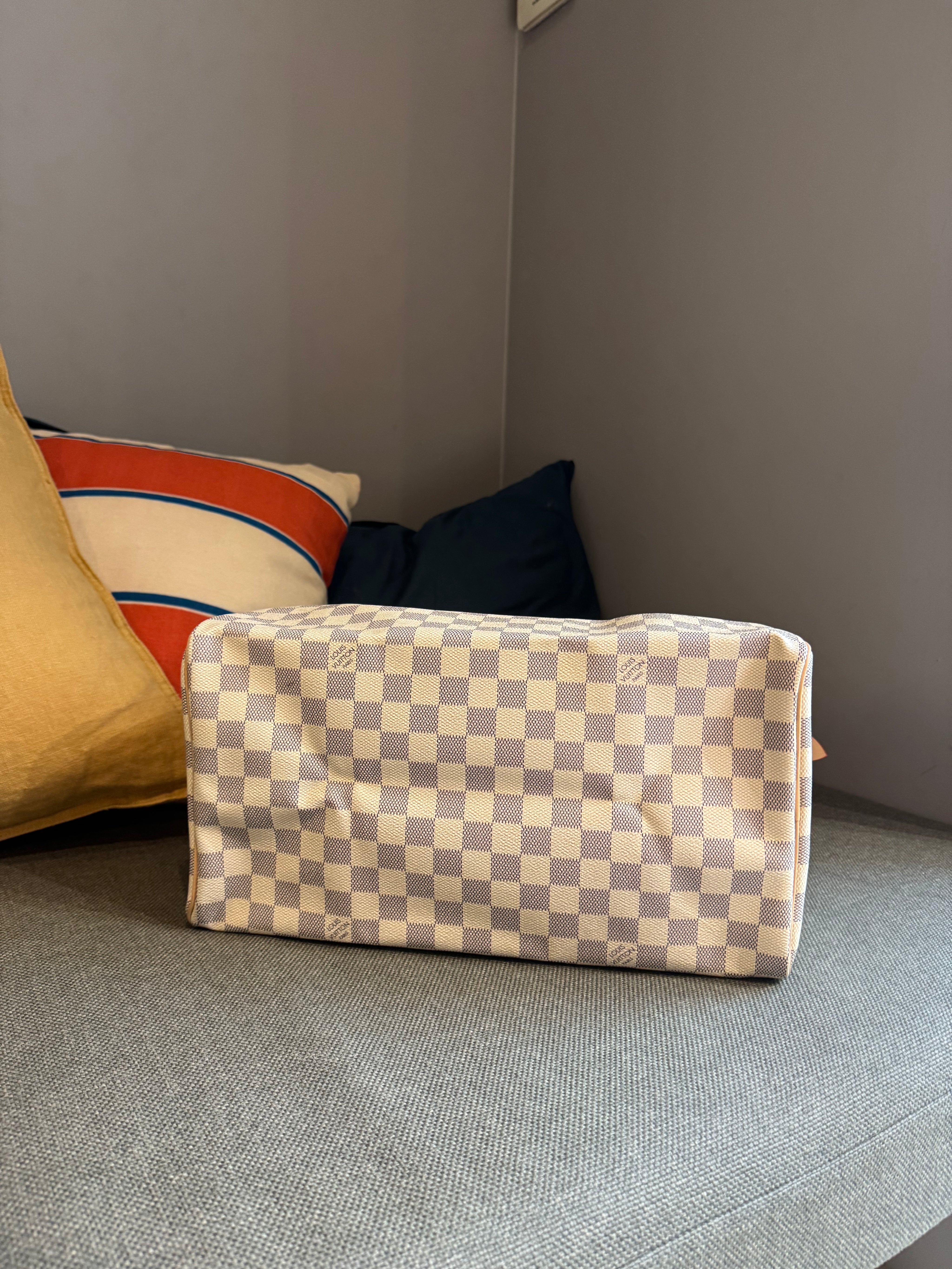 Louis Vuitton Speedy 35