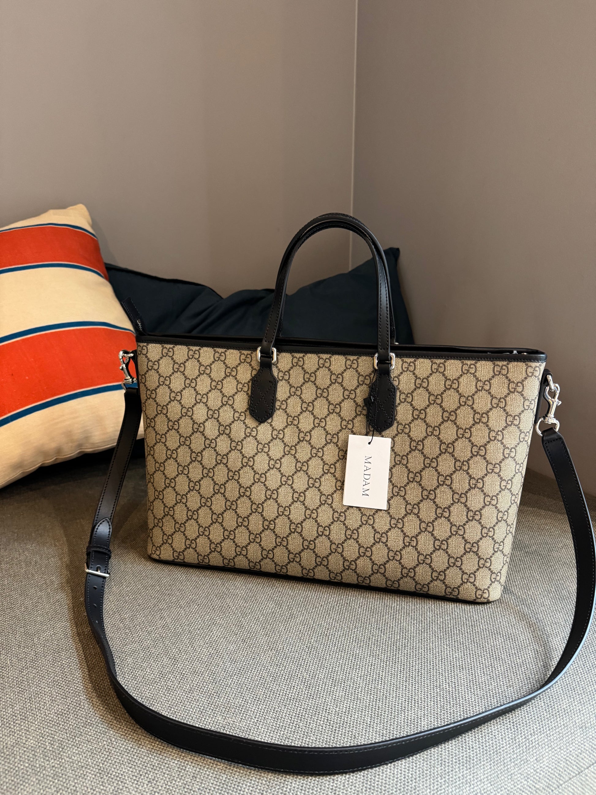 Gucci GG Supreme Tote Shopper