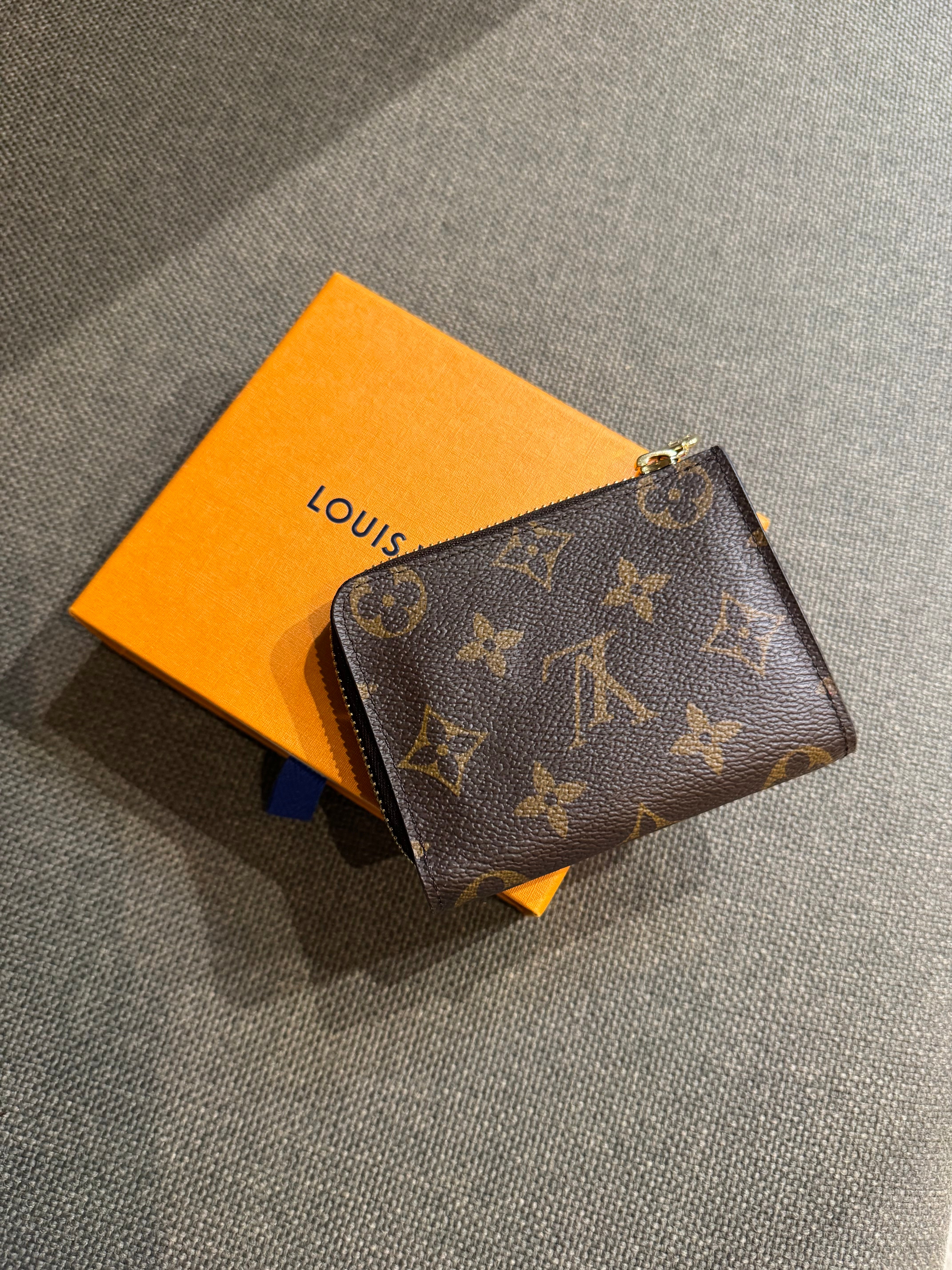 Louis Vuitton Noa Wallet