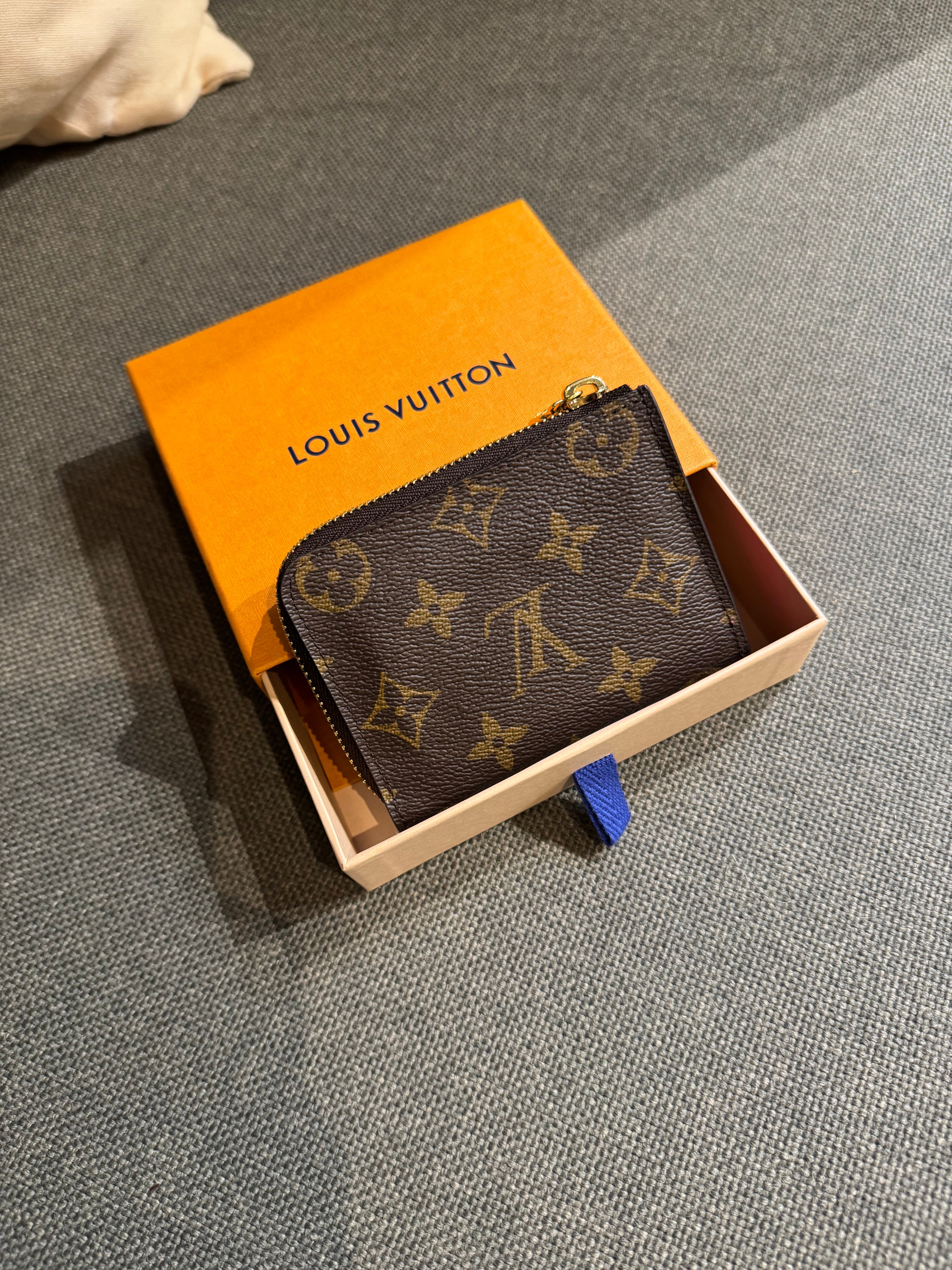 Louis Vuitton Noa Wallet