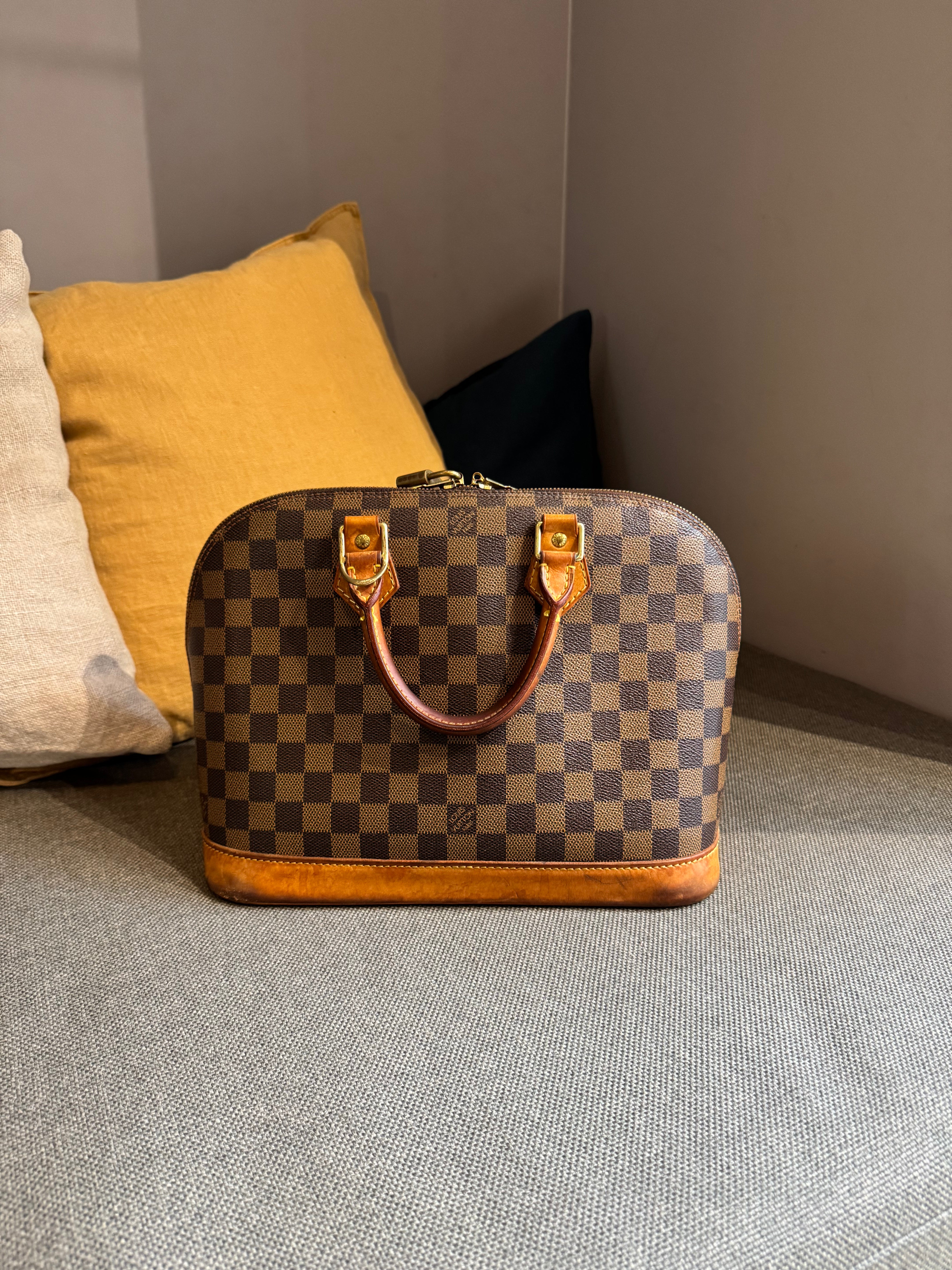 Louis Vuitton Alma en toile Damier Ébène