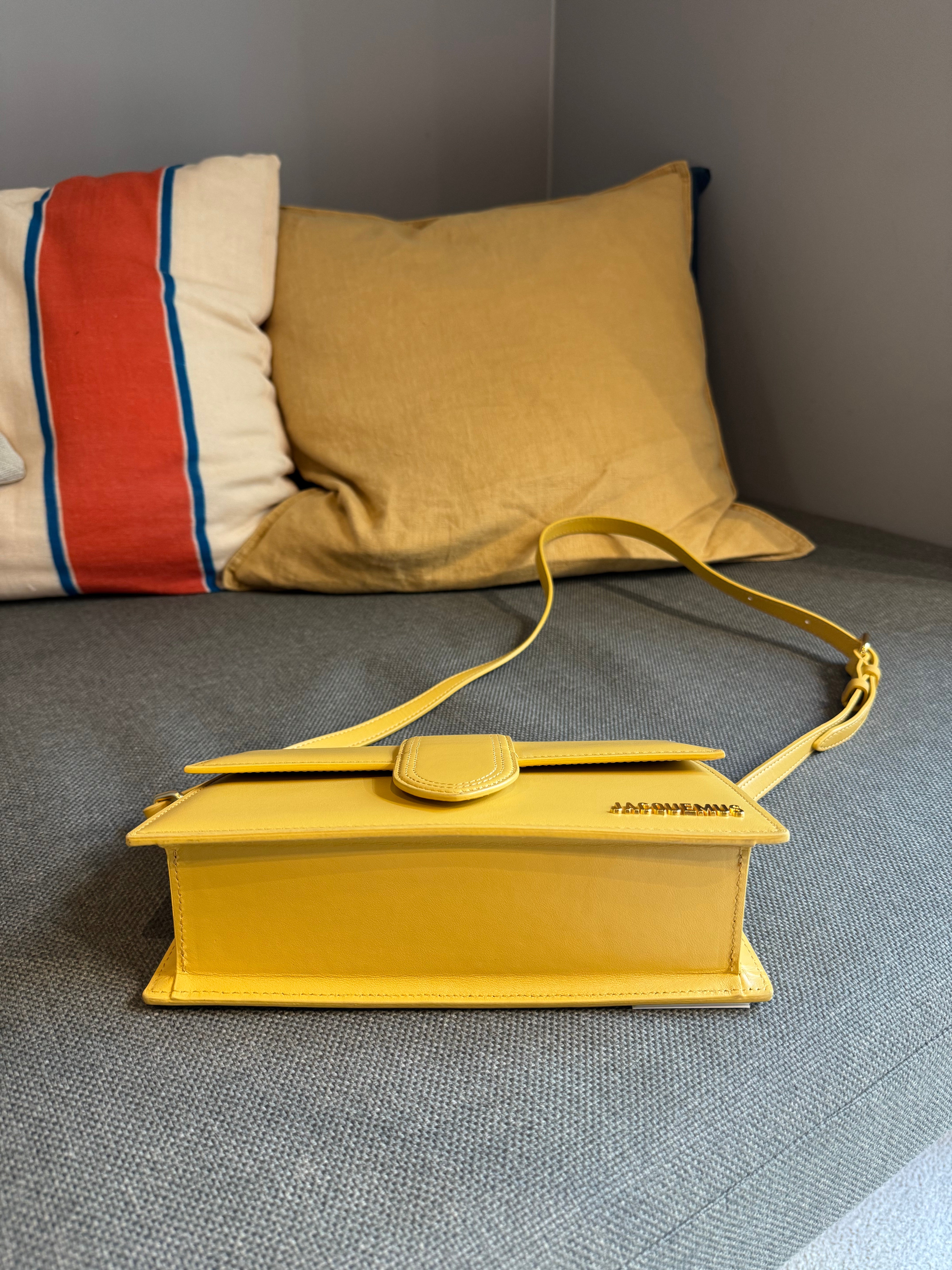 Jacquemus Le Grand Bambino