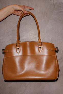 Louis Vuitton Camel Epi Leather Passy GM Shoulder Bag
