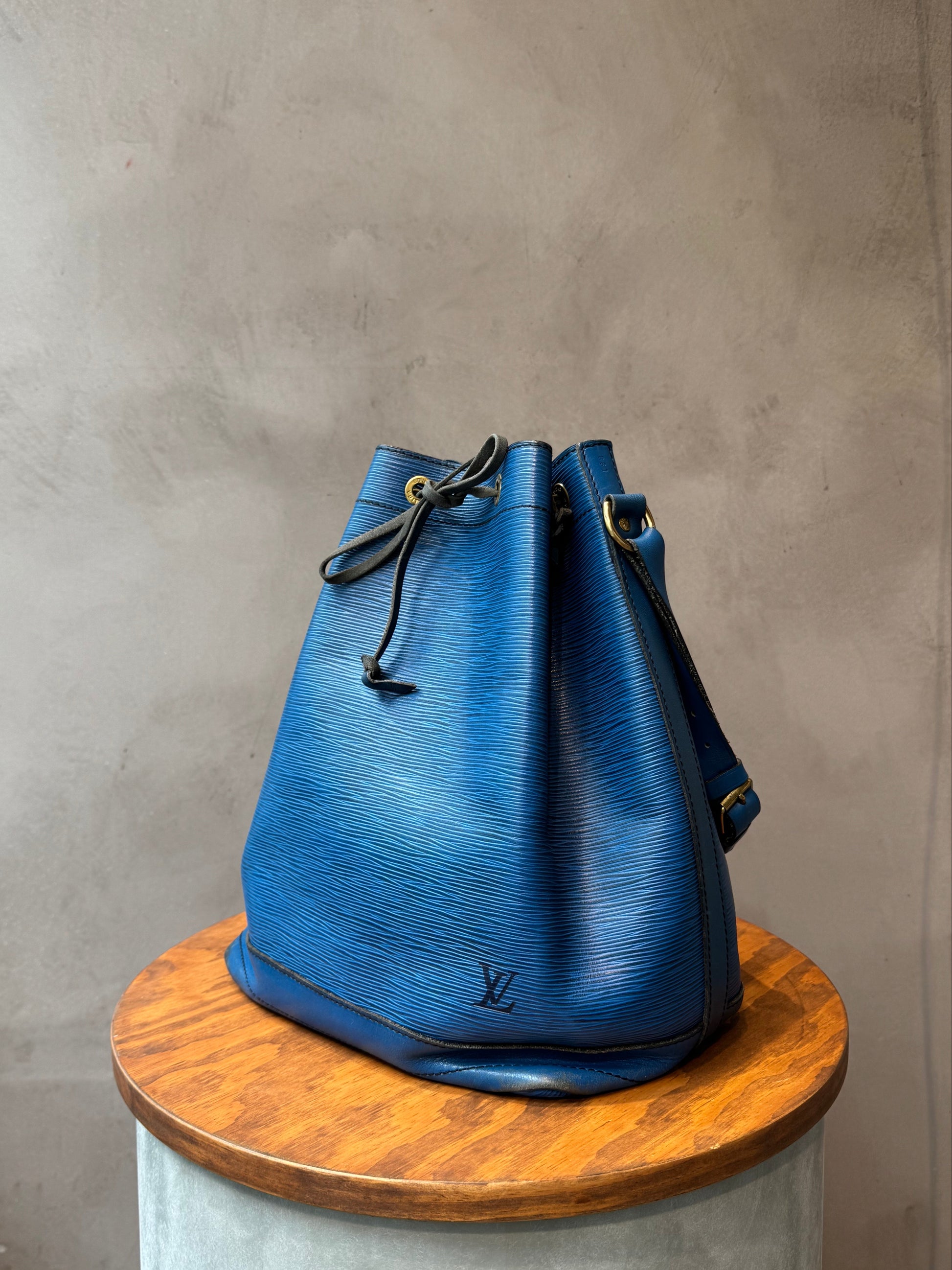 Louis Vuitton Blue Epi Leather Noé Shoulder Bag