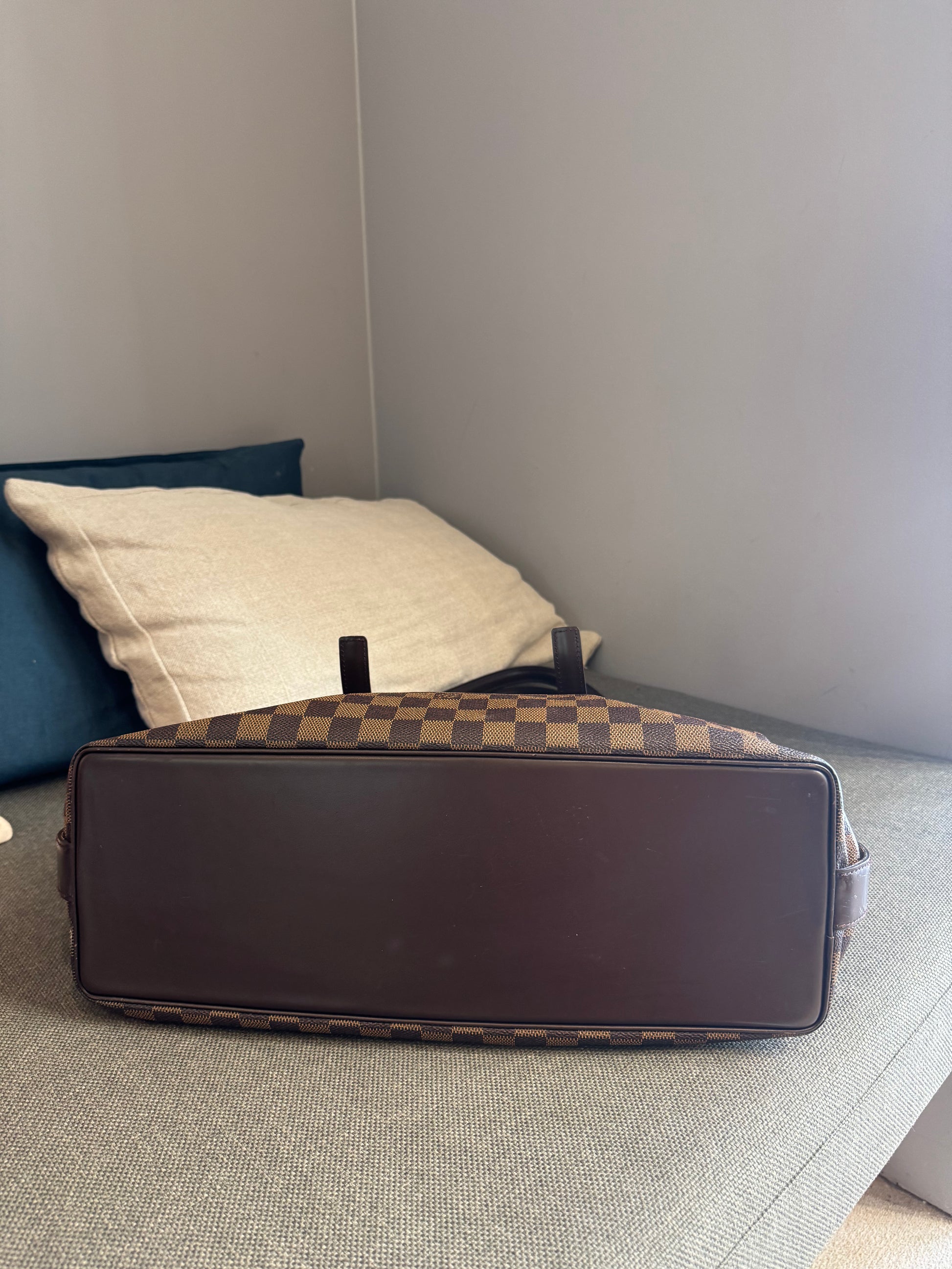 Louis Vuitton Chelsea Shoulder Bag – Damier Ebene