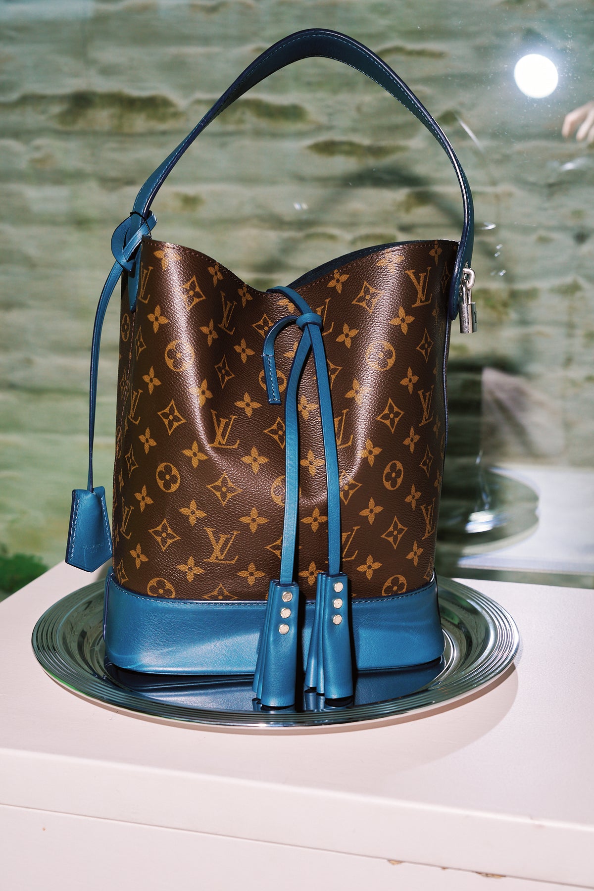Louis Vuitton Idole NN 14 Bucket Bag