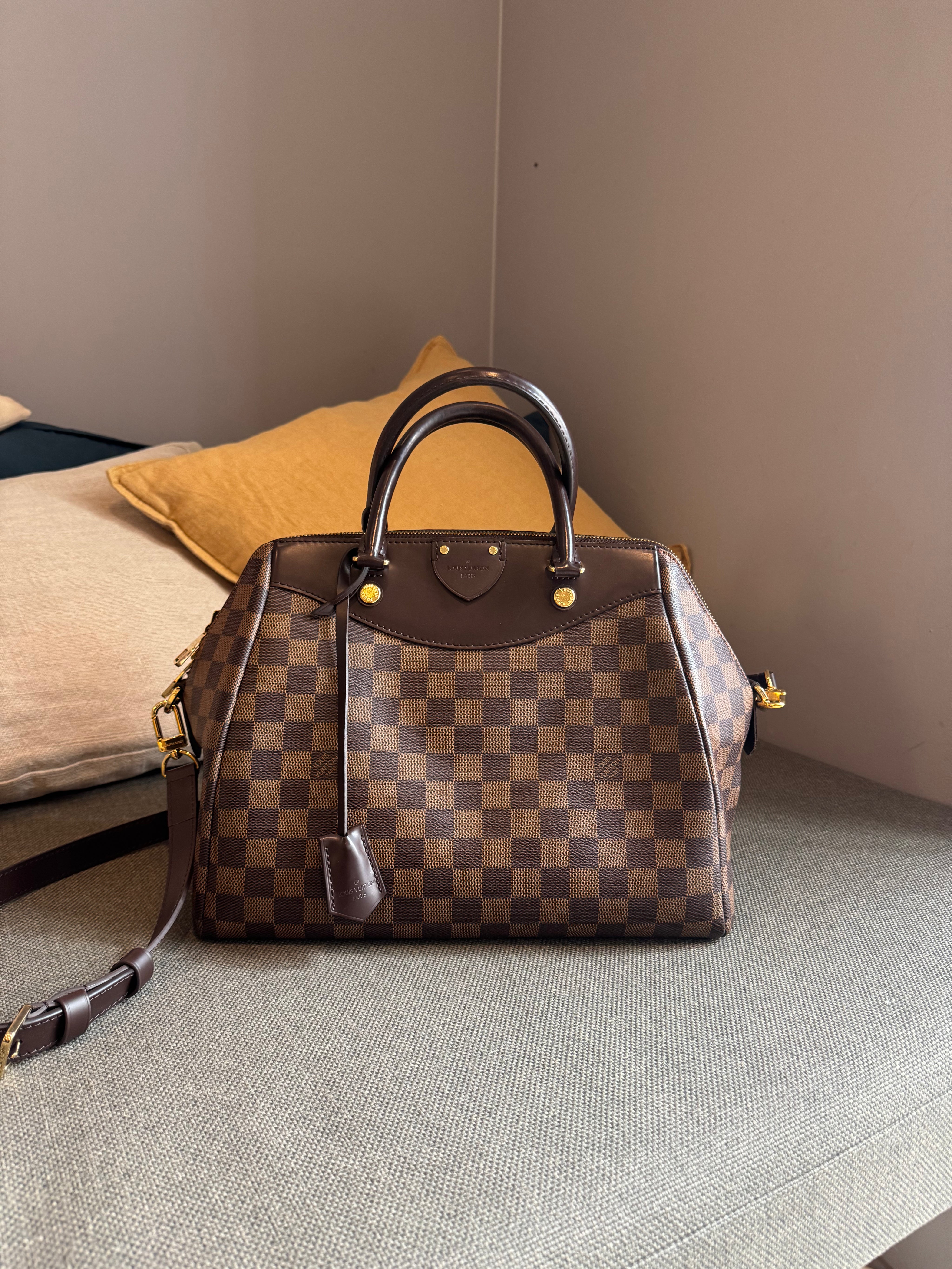 Louis Vuitton Mews Damier