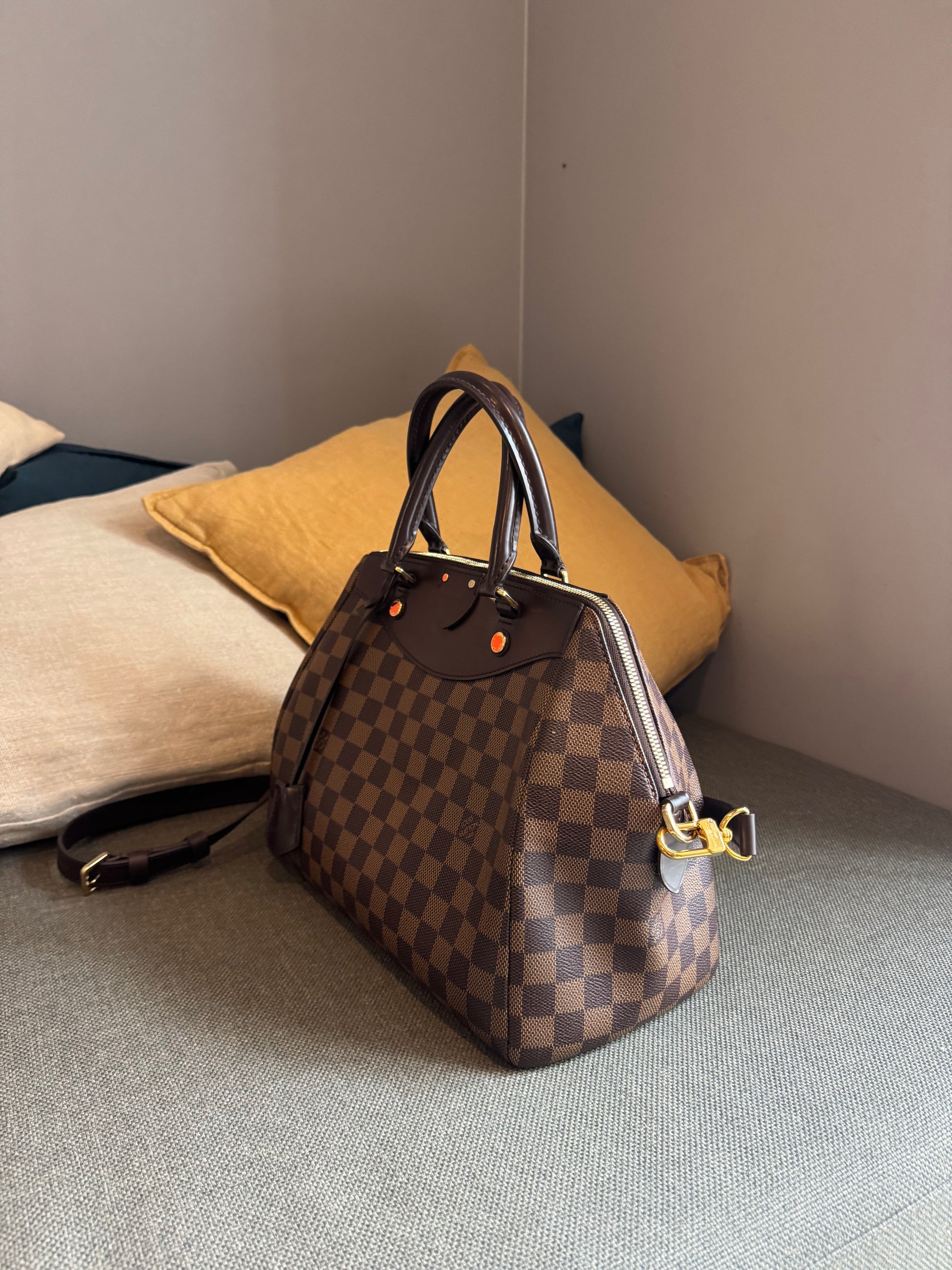 Louis Vuitton Mews Damier