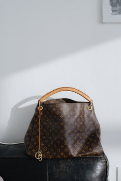 Louis Vuitton Monogram Artsy MM bag