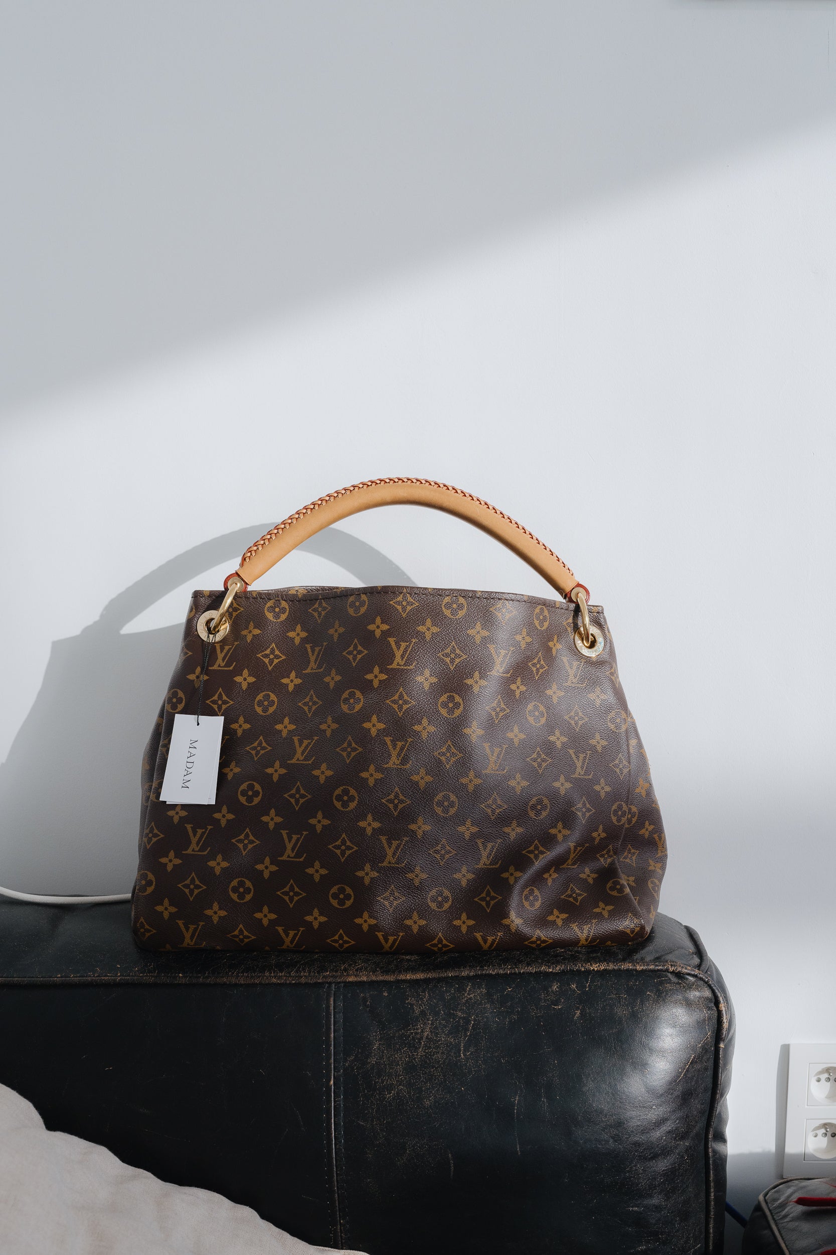 Louis Vuitton Monogram Artsy MM bag