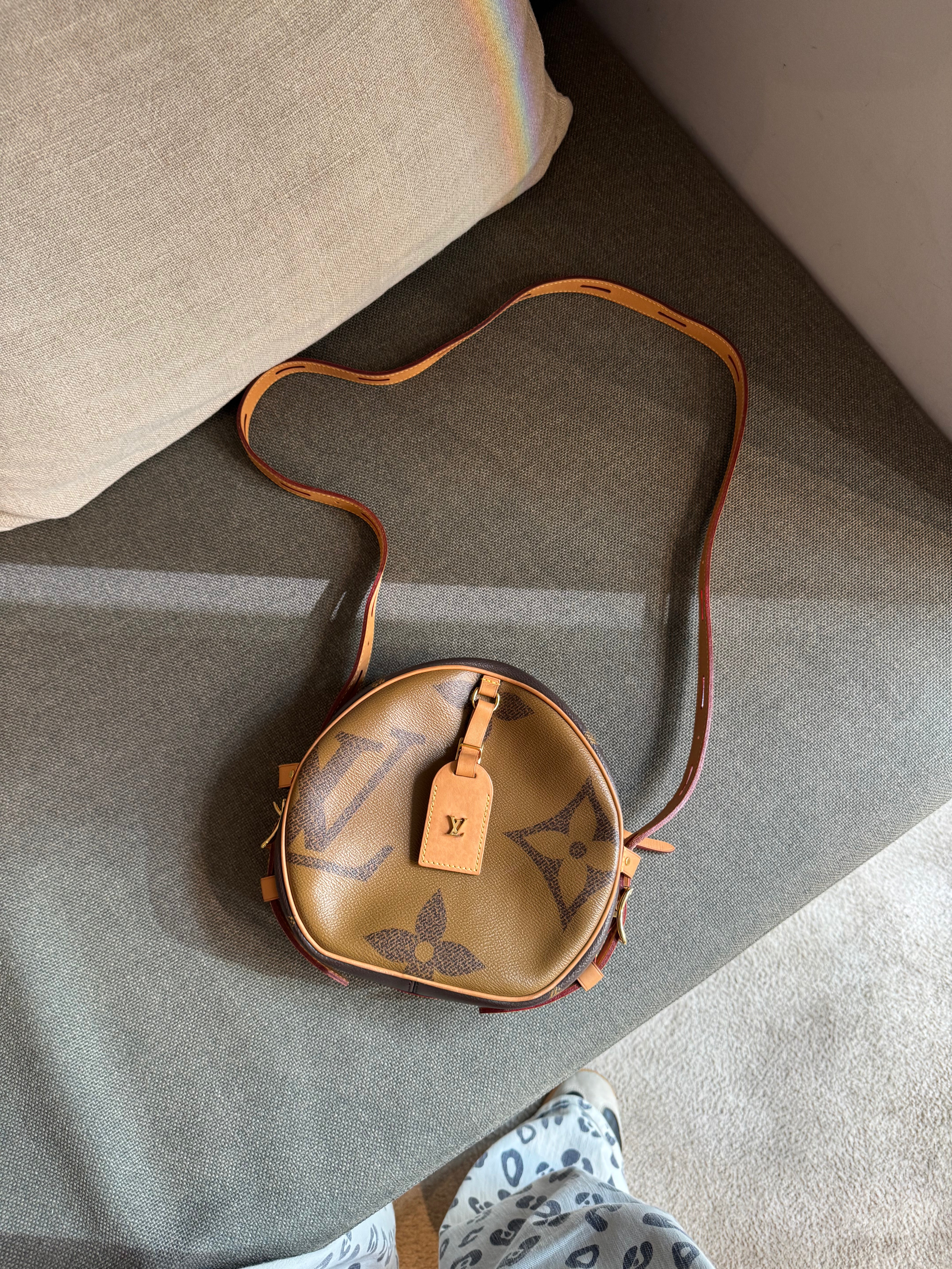 Louis Vuitton Monogram Boîte Chapeau MM Bag