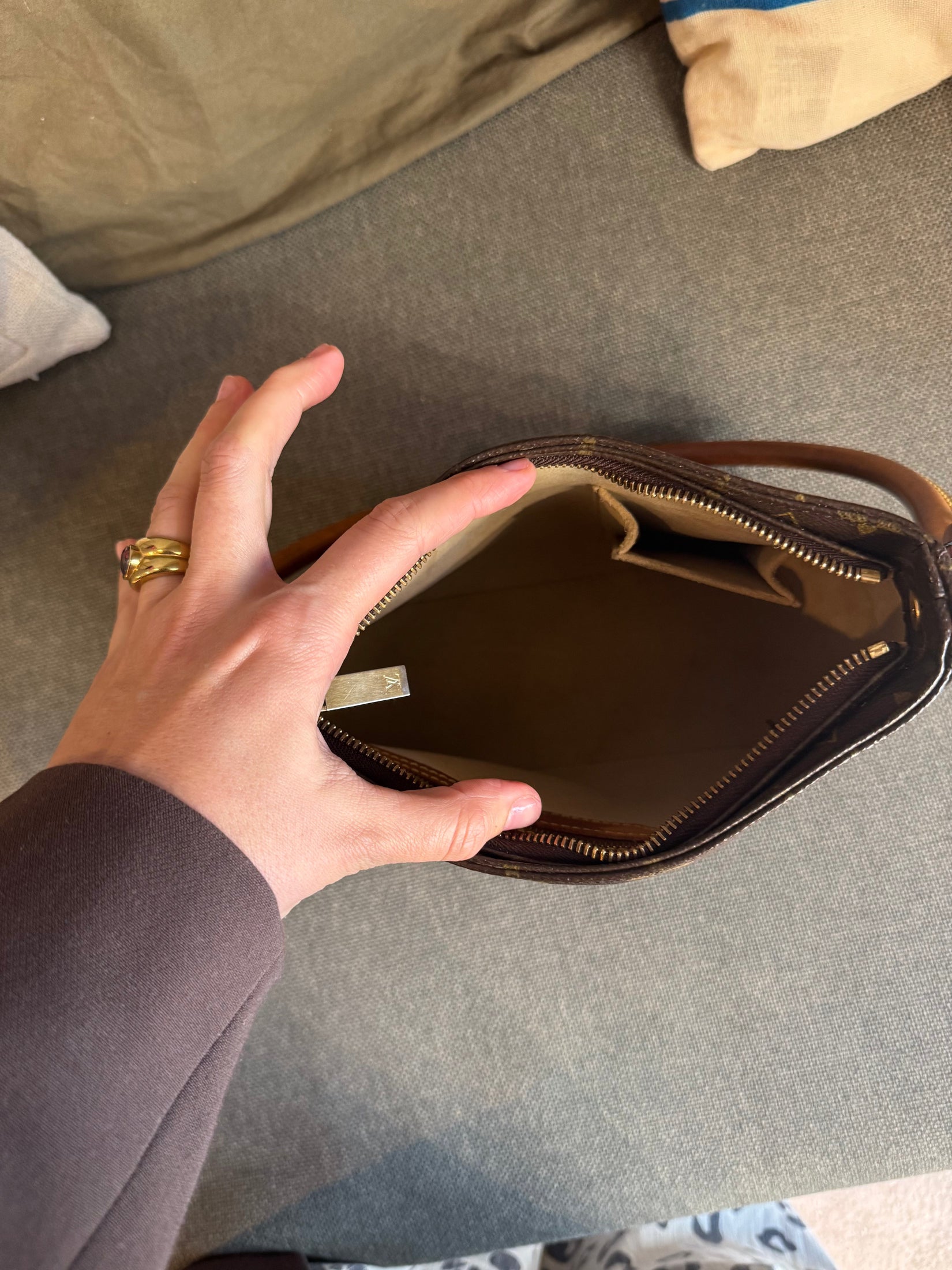 Louis Vuitton Monogram Vintage Looping Shoulder Bag