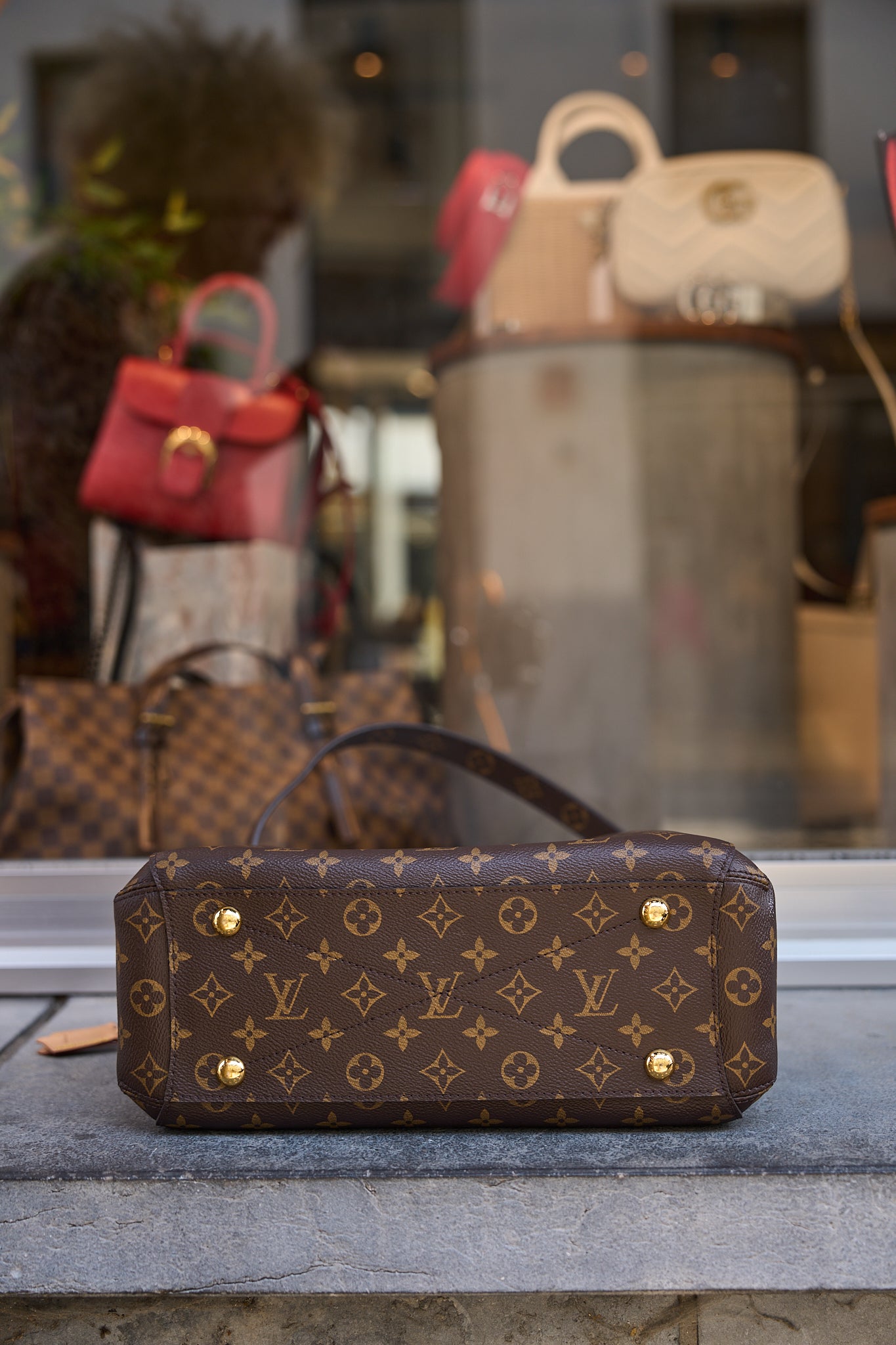 Louis Vuitton Montaigne MM