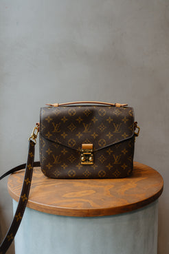 Louis Vuitton Pochette Métis Bag