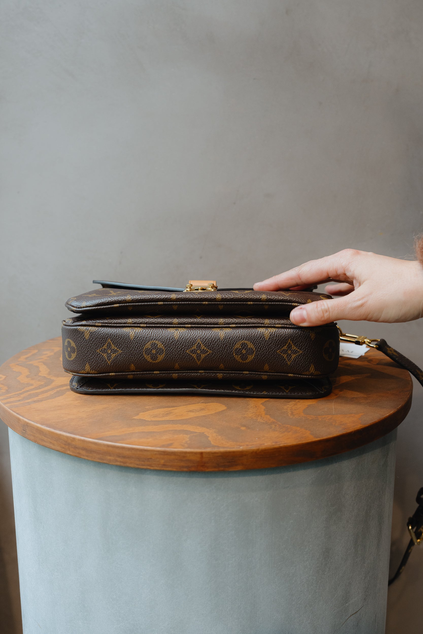 Louis Vuitton Pochette Métis Bag