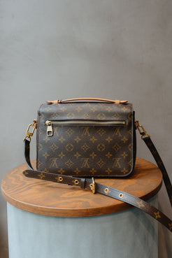 Louis Vuitton Pochette Métis Bag
