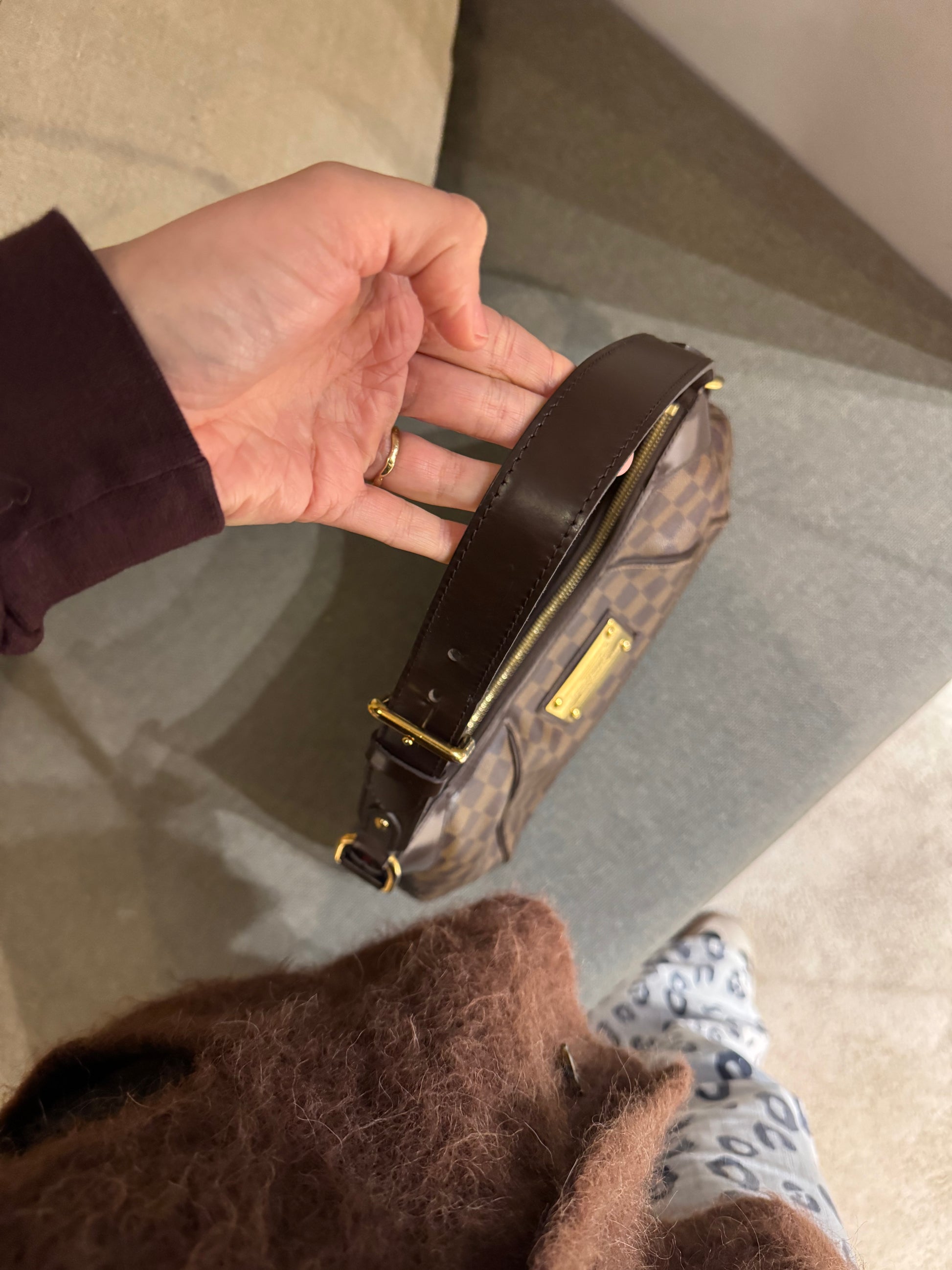 Louis Vuitton Thames PM Damier Ebene Shoulder Bag