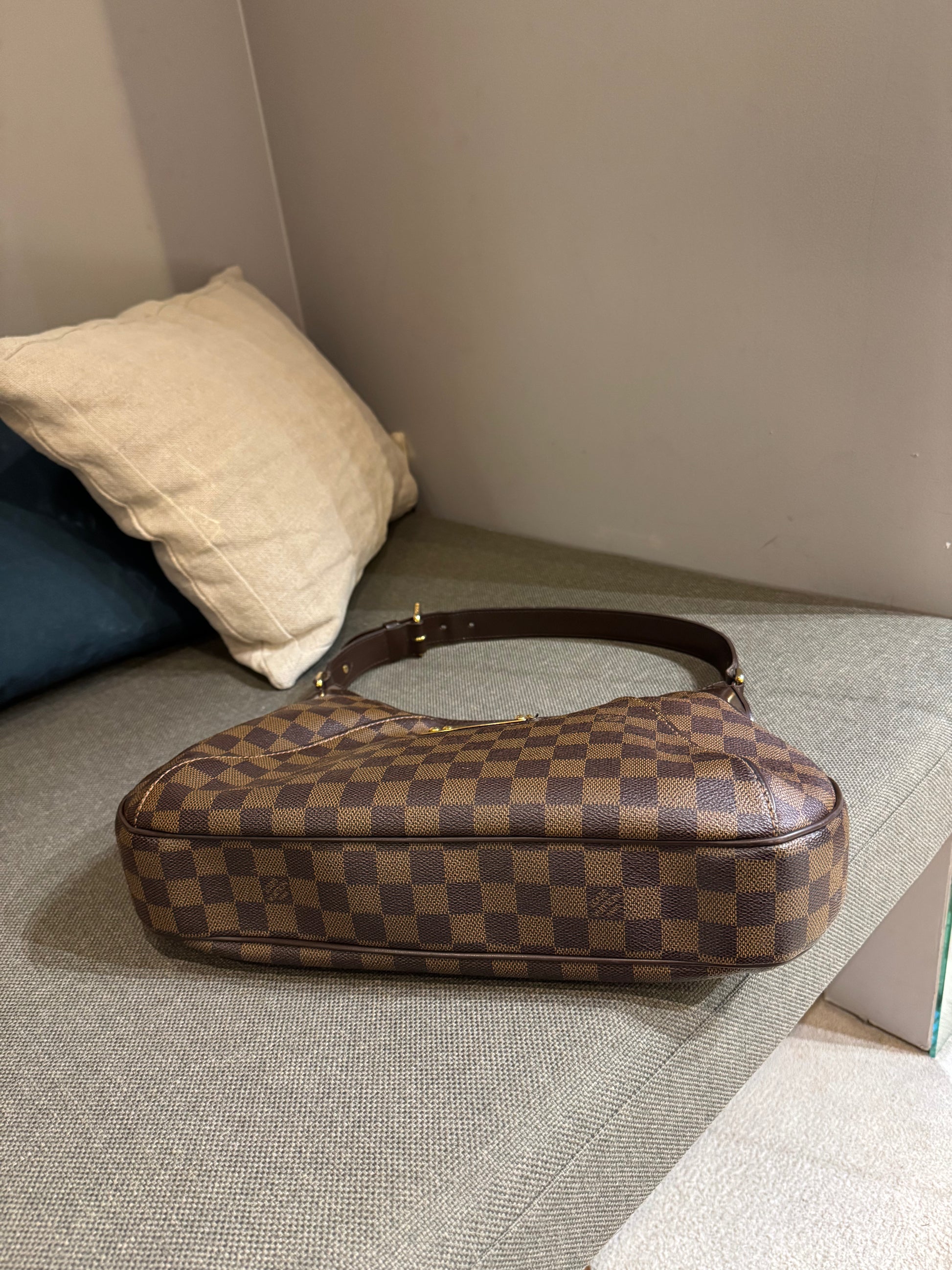 Louis Vuitton Thames PM Damier Ebene Shoulder Bag