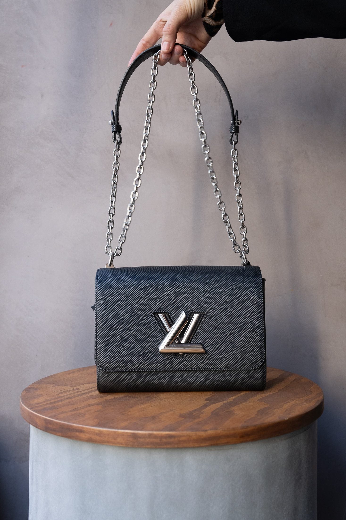 LOUIS VUITTON ルイヴィトン Twist MM ツイスト M57647 MM 2WAYショルダーバッグ ブラック Louis Vuitton Twist MM Bag