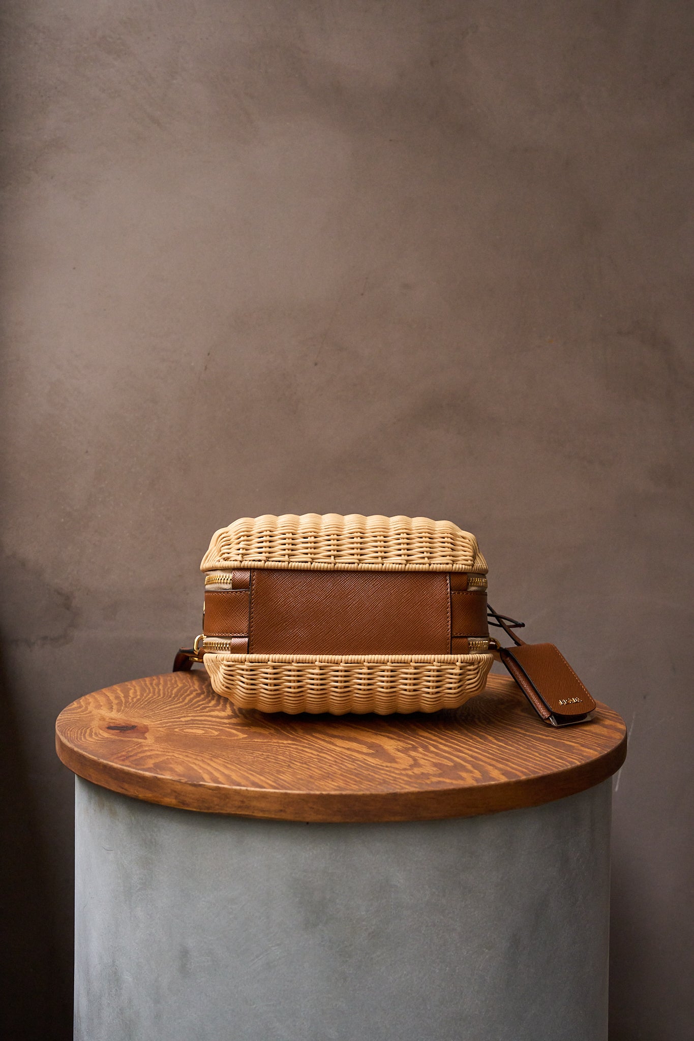 バック Nine West Dax Mini Jet Set Satchel Handbag – ShopCGX